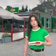Zes keer te gast bij Snackbar ’t Hoekje, voor een spreuk aan de wand, een praatje én een vette bek