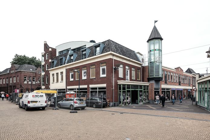 De bouw van restaurant De Beren in Doetinchem was in augustus in volle gang maar heeft opnieuw vertraging opgelopen. Archieffoto: Jan Ruland van den Brink