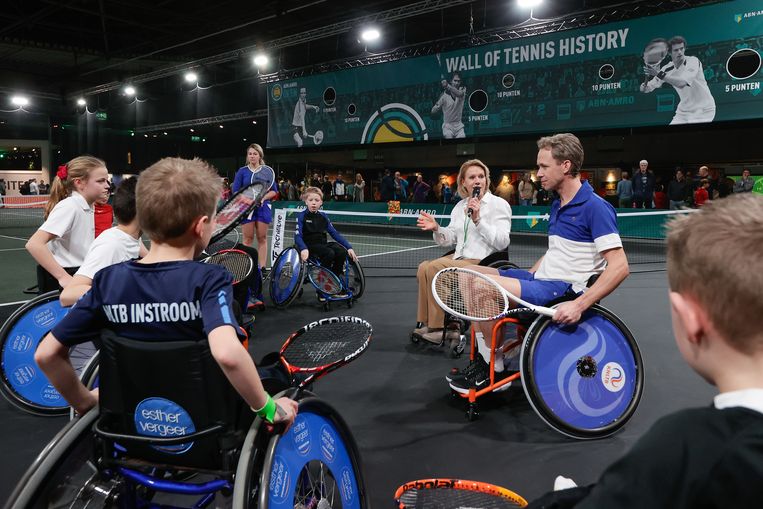Esther Vergeer tijdens een rolstoeltennisclinic bij het ABN Amro Open. Beeld Pim Waslander