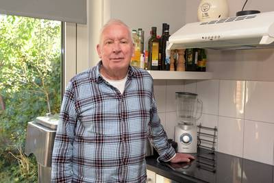 Henk (71) houdt zijn hart vast nu energiecontract afloopt: ‘Misschien ga ik wel het driedubbele betalen’