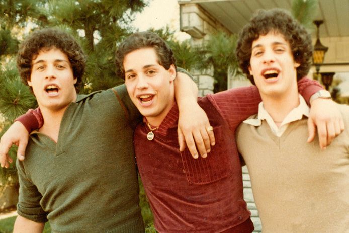 David Kellman, Eddy Galland en Robert 'Bobby' Shafran werden als identieke drieling uit elkaar gehaald en groeiden apart op. Als 19-jarigen kwamen ze van elkaars bestaan te weten.