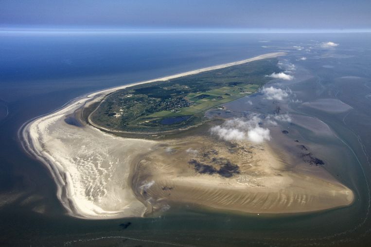 De waddenzee, met hier Schiermonnikoog, viert haar tiende verjaardag als werelderfgoed. Beeld Marco van Middelkoop