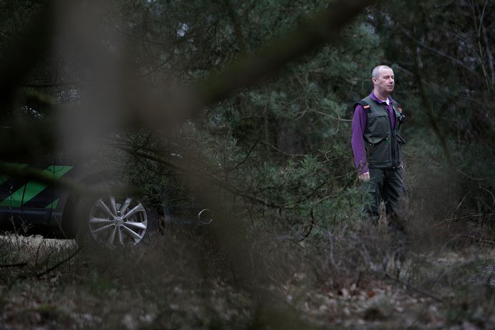 Boswachter Sjaak Smits van Staatsbosbeheer (archief).