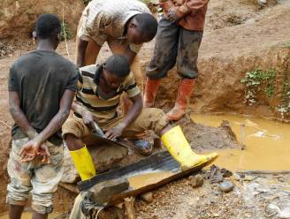 In jouw smartphone zit goud uit Congo dat gewapende groepen in stand houdt