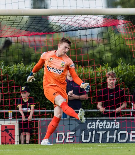 Schubert maakt na knieoperatie eerste minuten in doel bij Vitesse