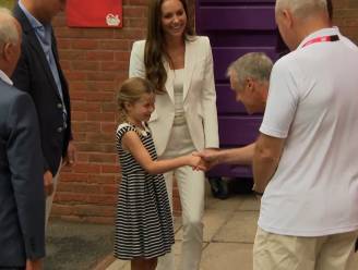 Prinses Charlotte steelt de show tijdens bezoek aan Commonwealth Games met ouders William en Kate