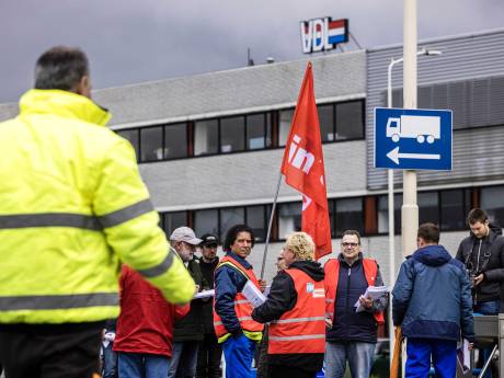 Wilde staking bij VDL Nedcar: ‘Fabriek ligt plat’