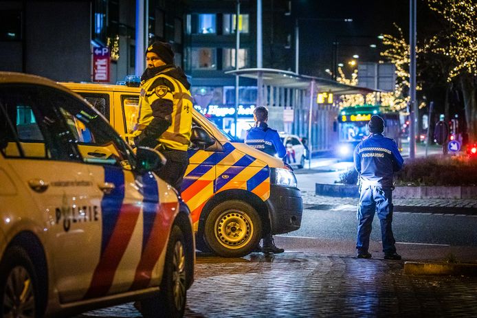 De politie in Dordrecht houdt regelmatig met de boa's een oogje in het zeil.