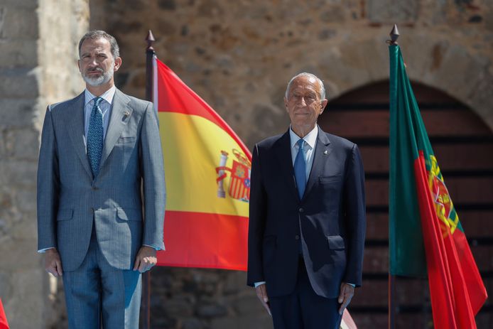 De Spaanse koning Felipe VI (links) en de Portugese president Marcelo Rebelo de Sousa