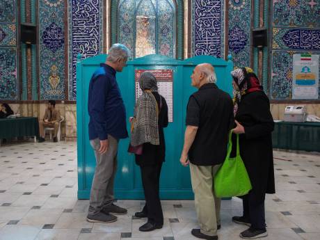 Élections législatives en Iran: les conservateurs sortent renforcés du second tour des législatives
