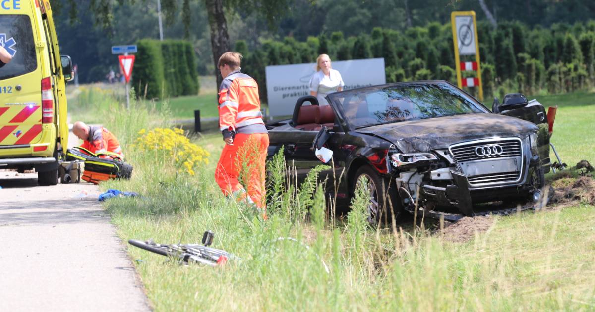 Fietser ernstig gewond bij ongeluk op N345 in Klarenbeek.