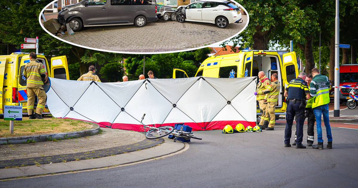 Fietsster zwaargewond en enorme ravage bij aanrijding in Huissen.