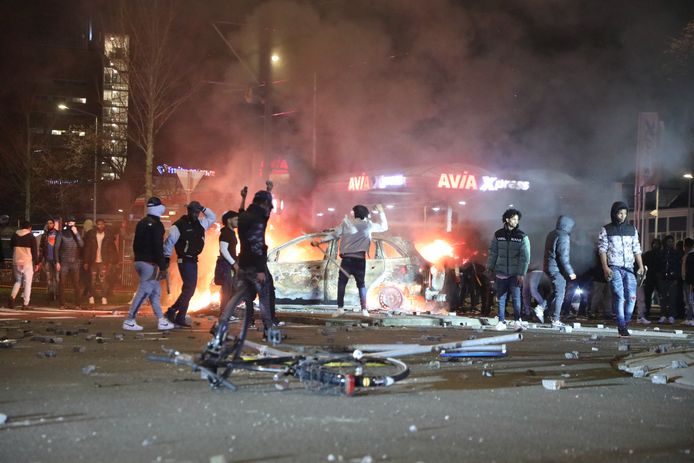 Grote schade tijdens de rellen in Den Haag.