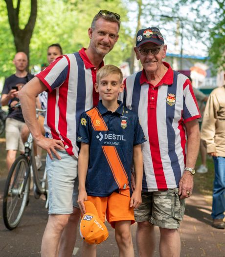 Fans Willem II degraderen met opgeheven hoofd: ‘Zuur, maar wie weet zijn we na een jaartje alweer terug’
