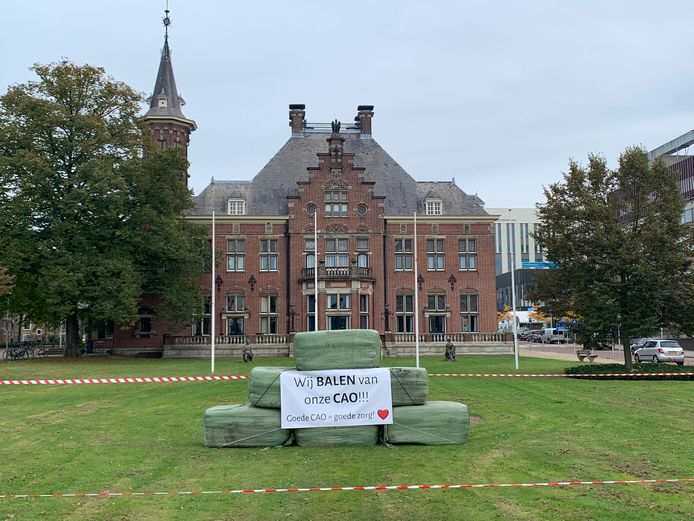 Spandoeken in het Radboudumc: dinsdag wordt actie gevoerd en wordt een zondagsdienst gedraaid.