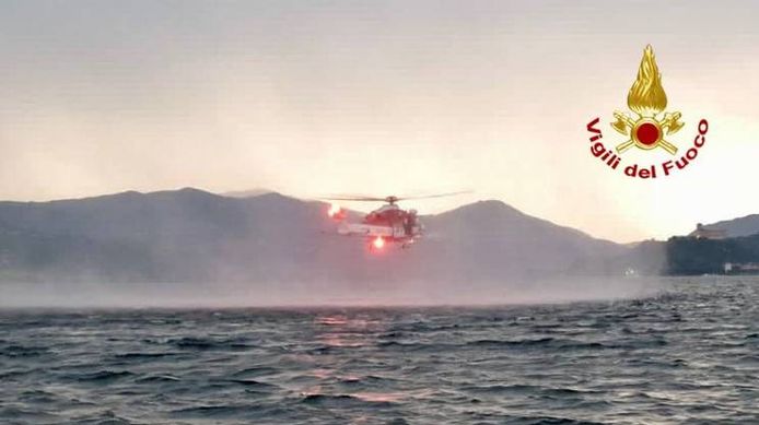 Zoektocht naar vermisten nadat boot met toeristen kapseist op het Italiaanse meer Lago Maggiore.