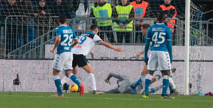 Mario Pasalic met zijn tweede treffer van de middag.