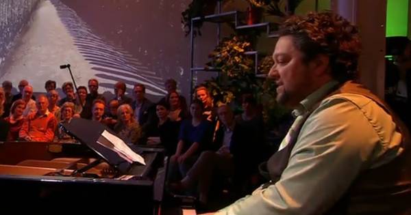 Mike Boddé zingt ode aan Zeeland: 'Zomer in Oostkapelle' - PZC