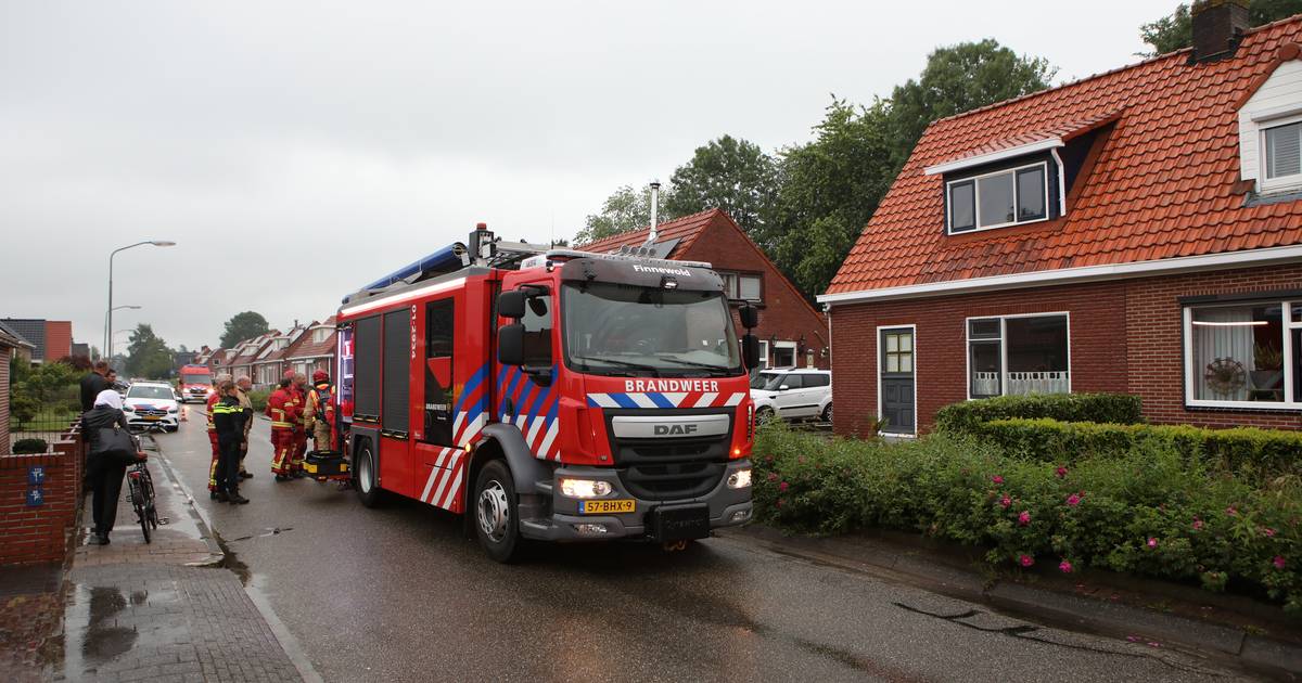Brand in schoorsteen van een woning op Veenweg in Beerta