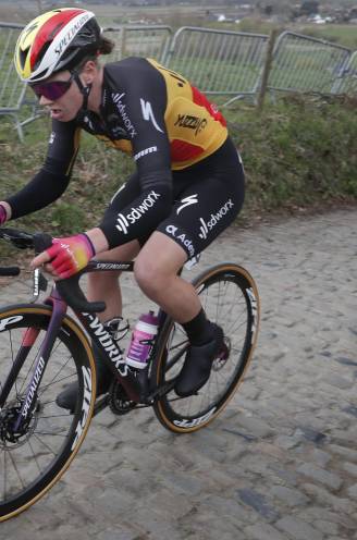 Lotte Kopecky is gemaakt voor Parijs-Roubaix, maar kruipt wellicht in een dienende rol: “Ik moet niet per se dit jaar al winnen”