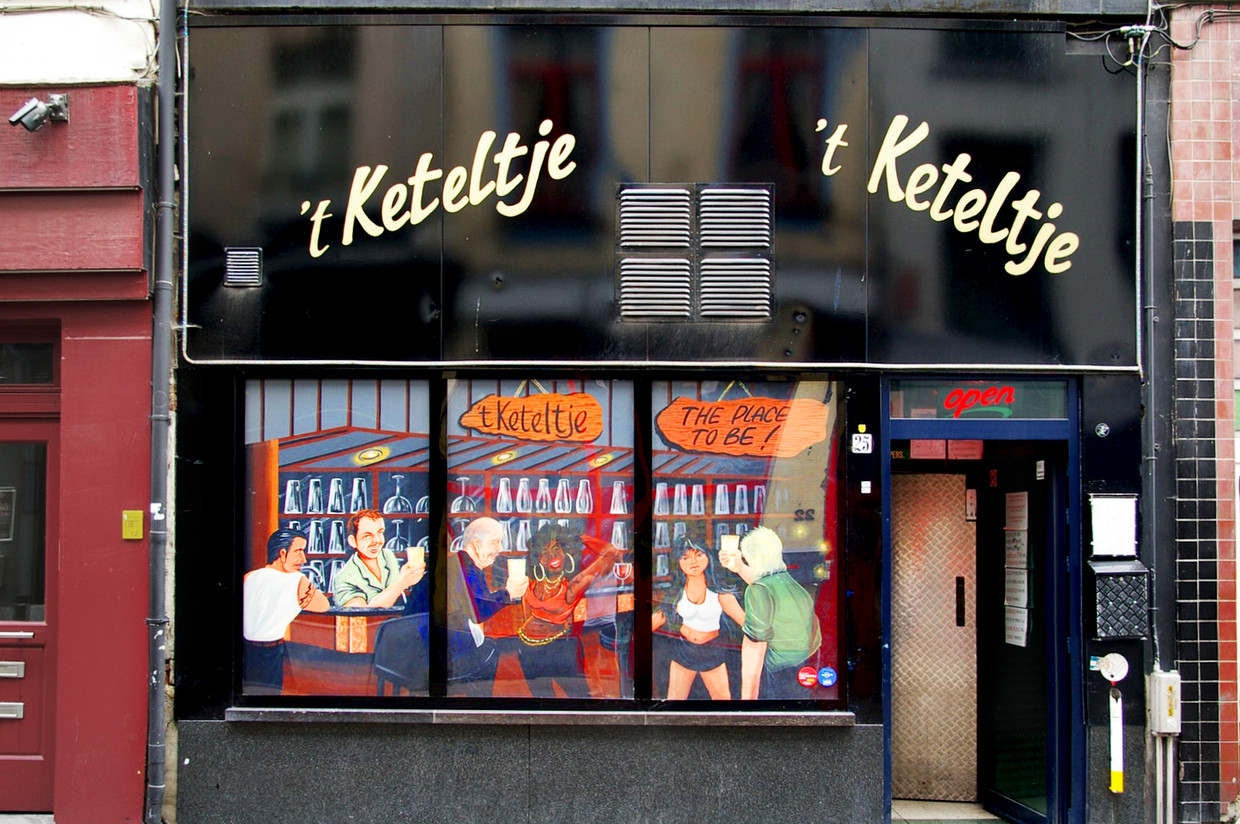 't Keteltje in het Antwerpse Schipperskwartier. Ruim twintig jaar lang was het café het stadsbestuur een doorn in het oog. Nu lijkt de politiek eindelijk haar slag thuis te halen. Beeld Ruben Weekers