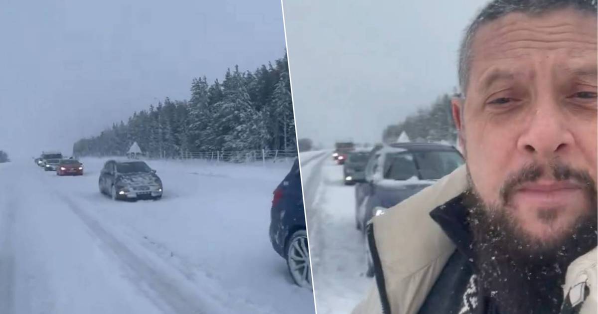 Severe weather in Scotland: Cars stuck in snow for miles in Scotland |  outside