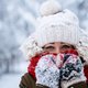 Bewezen: vrouwen hebben het écht sneller koud dan mannen