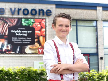 DJ Lucky (12) uit Kapelle organiseert zelf een discoavond en benadert gemeente, de zaal, sponsors en andere DJ's