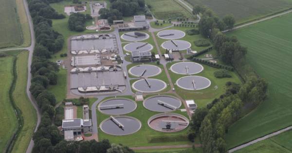 Hoe de waterzuivering in Oijen langzaam maar zeker een 'bruin' datacentrum wordt - BD.nl