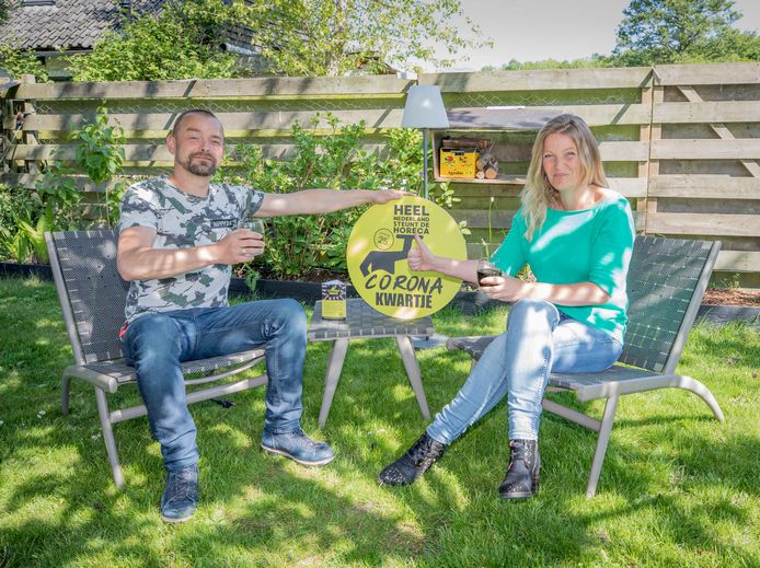 Marijn en Suzanna van Antwerpen uit Wolphaartsdijk zijn mede-initiatiefnemers van het coronakwartje.