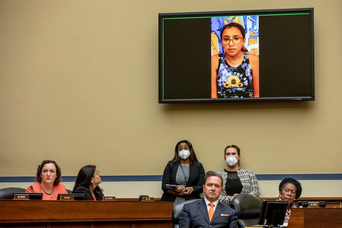 De elfjarige Miah Cerrillo getuigt in de hoorzitting over het wapengeweld in de VS.