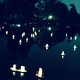 Tientallen kaarsen in het Vondelpark voor Allerzielen