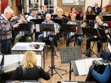 MMT-orkest neemt afscheid van dirigent Henny Vels, maar wie neemt het stokje over?