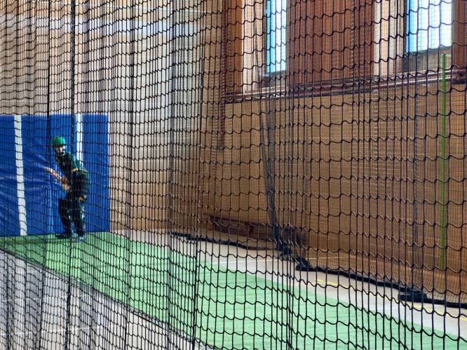 Sint-Niklaasinstituut in Anderlecht opent eerste indoor crickettrainingshal in het Brussels gewest
