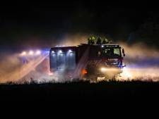 Flinke heidebrand in Kootwijk, brandweer rukt massaal uit