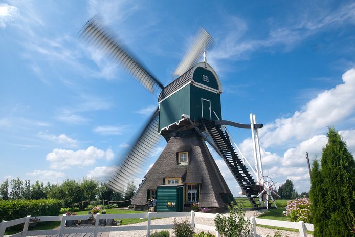 Molen Bonrepas bij Schoonhoven bij Lopik van Hoogheemraadschap De Stichtse Rijnlanden.