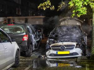 Drie auto's beschadigd door brand op de Bangkokdreef in Utrecht