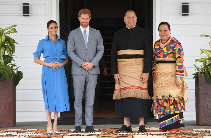 Prins Harry en Meghan tijdens hun bezoek aan koning Tupou VI en de koningin van Tonga in 2018.