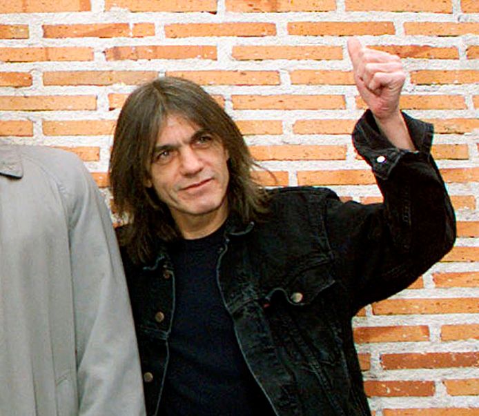 Malcolm Young in 2000,  bij de inhuldiging van de AC/DC-straat in de Spaanse hoofdstad Madrid.