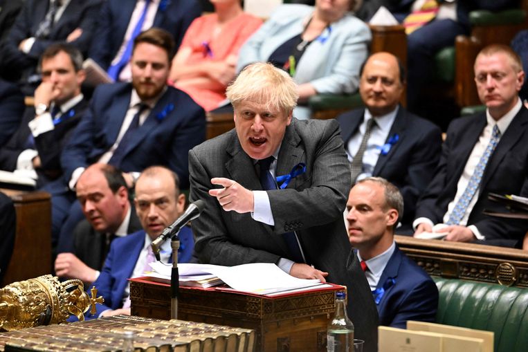 De partij van de Britse premier Boris Johnson raakte twee zetels kwijt in het parlement bij de tussentijdse verkiezingen. Beeld Jessica Taylor / AFP
