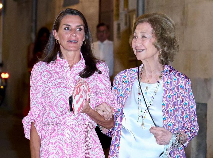 Huidig koningin Letizia en haar schoonmoeder, oud-koningin Sofia