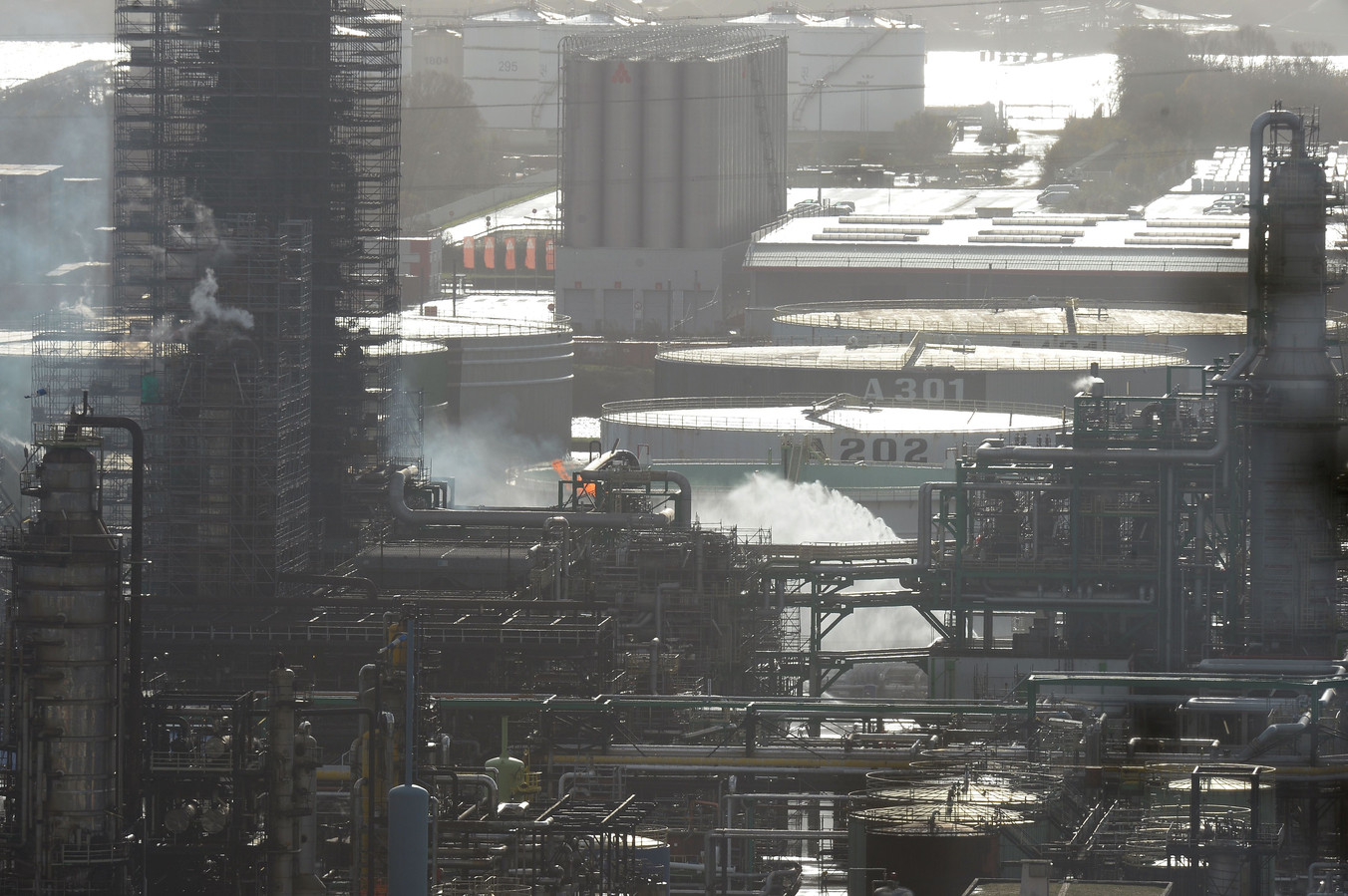 L’incendie de la raffinerie Total est maîtrisé au Havre | Foto | 7sur7.be