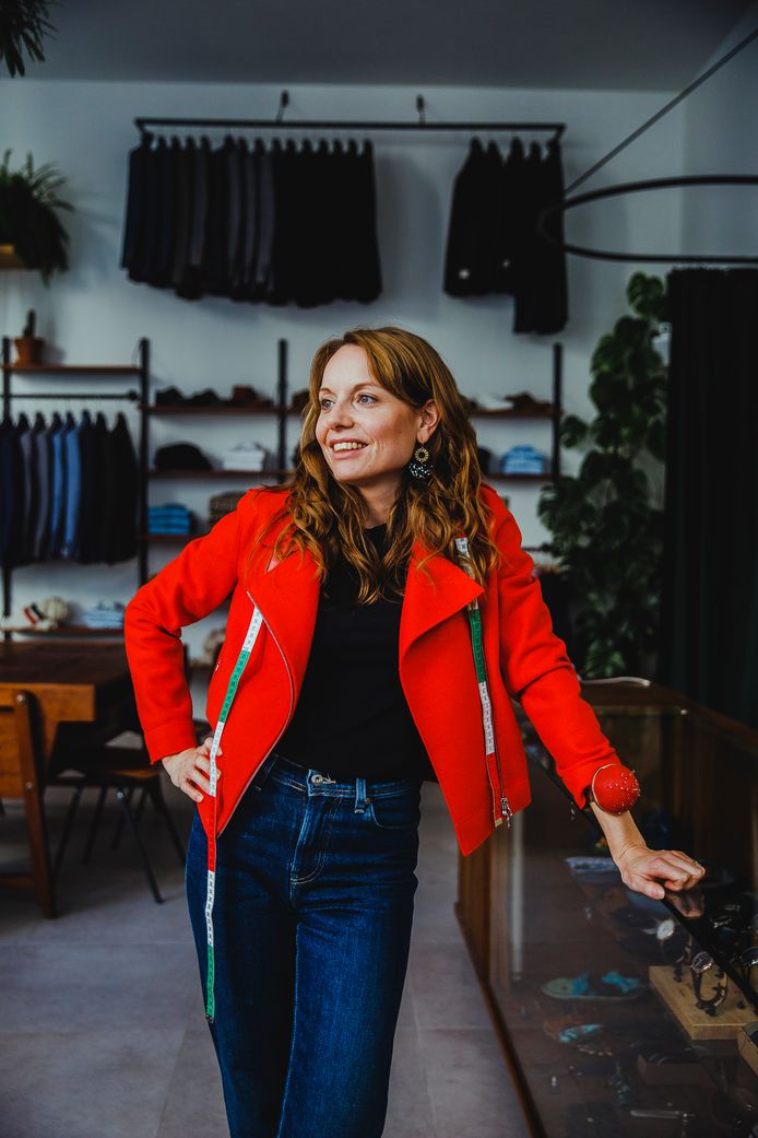 Lisa Deridder in haar zaak in de Onderstraat in Gent.