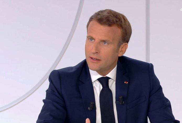 De Franse president Emmanuel Macron tijdens een televisie-interview ter gelegenheid van de Franse nationale feestdag.