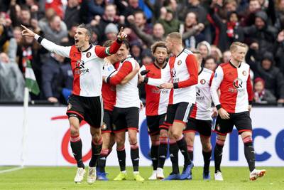 Van Hooijdonk lyrisch over Van Persie, Sluiter hoopt op tweede set