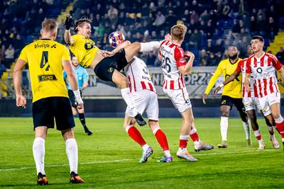 LIVE KKD | Taai TOP Oss blijft in eerste helft overeind tegen NAC, waar Boere invalt na rust