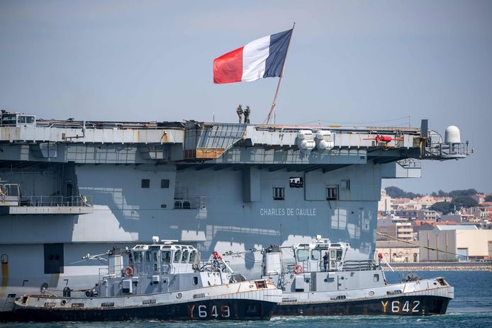 Een derde van de bemanning van het Franse vliegdekschip Charles de Gaulle is besmet met Covid-19.