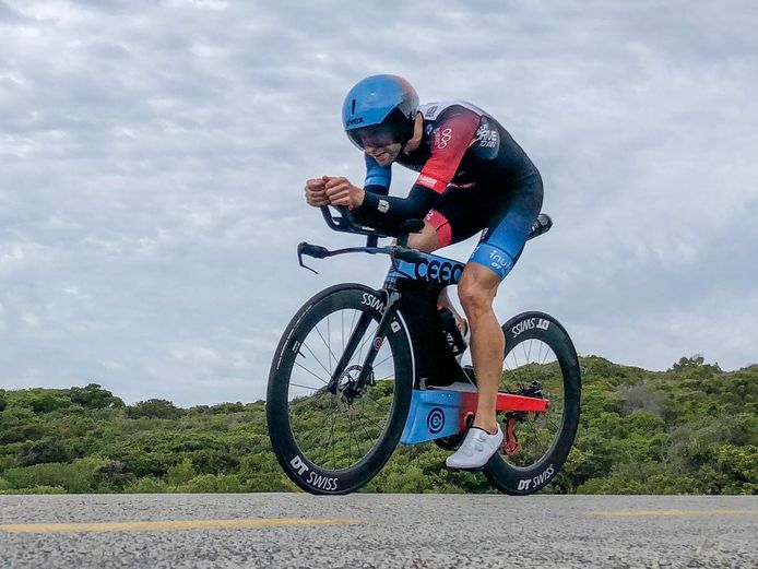 Bart Aernouts op zijn nieuwe Ceepo-fiets in de Ironman van Zuid-Afrika.