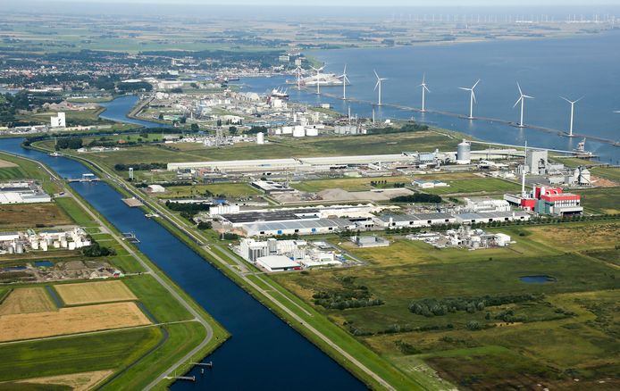 Industrie in Delfzijl.