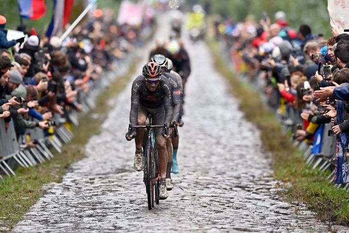 Moscon vorig jaar in Parijs-Roubaix.